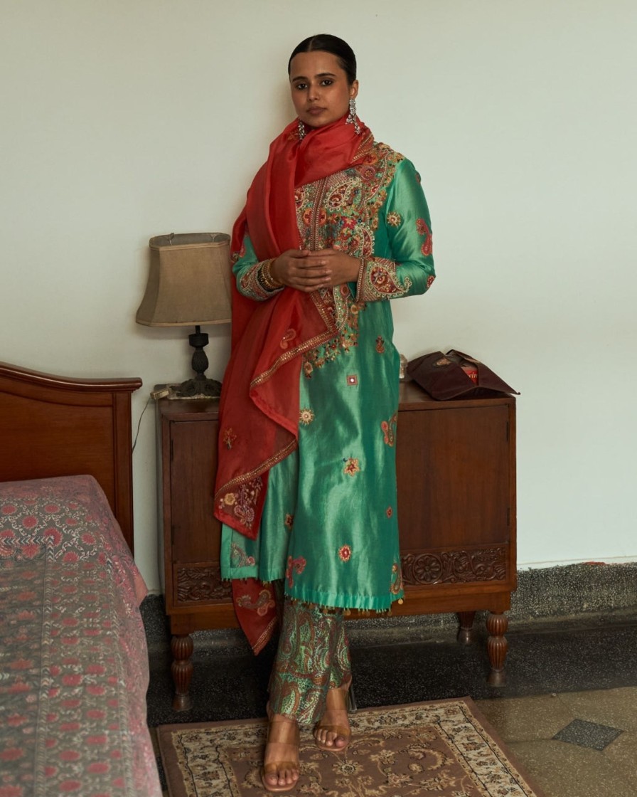 Womens Petticoat Lane | Green Paisley Embroidered Kurta Set