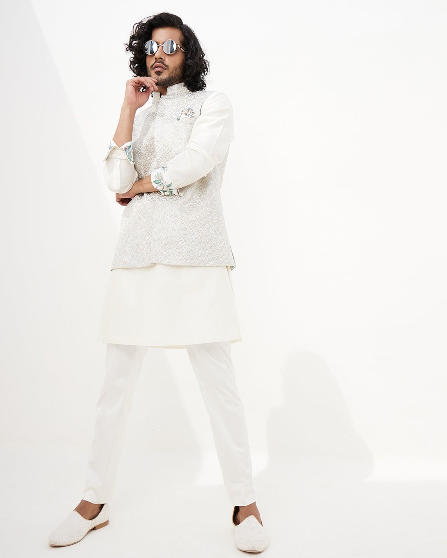 Mens Arjan Dugal | Ivory Banarasi Scallop Kurta Set