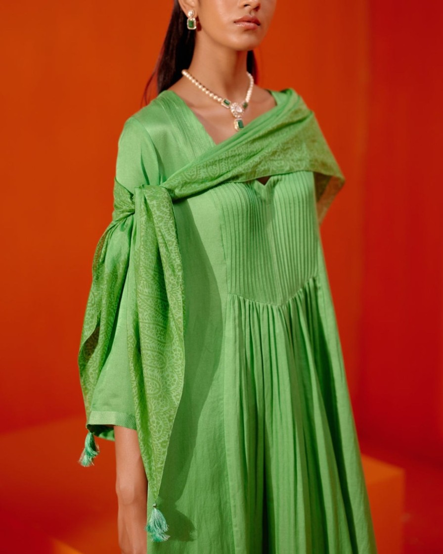 Womens Devnaagri | Green Cotton Silk Satin Kurta With Scarf Set