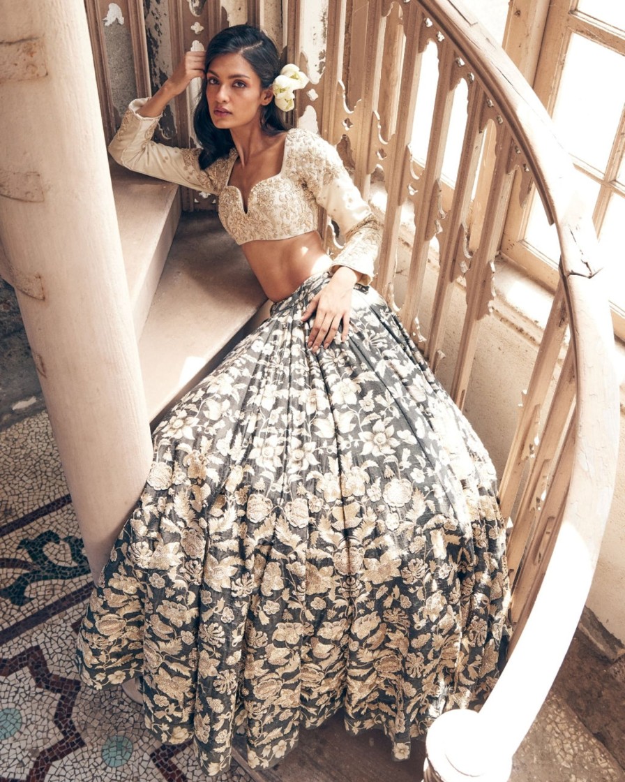 Bridal Paulmi u0026 Harsh | Black Vintage Floral Lehenga Set