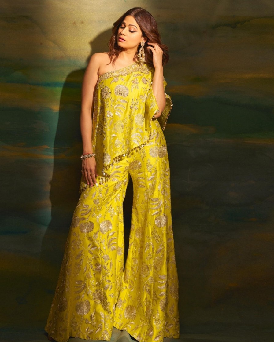 Bridal Gopi Vaid | Shamita Shetty In Golconda Yellow Arsh One Shoulder Set