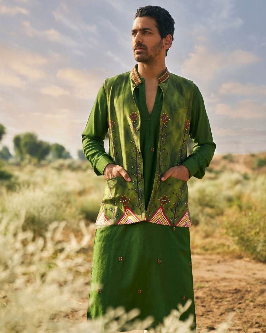 Mens Punit Balana Menswear | Kacha Aam Kurta Paired With Printed Bandi Jacket Paired With Churidar