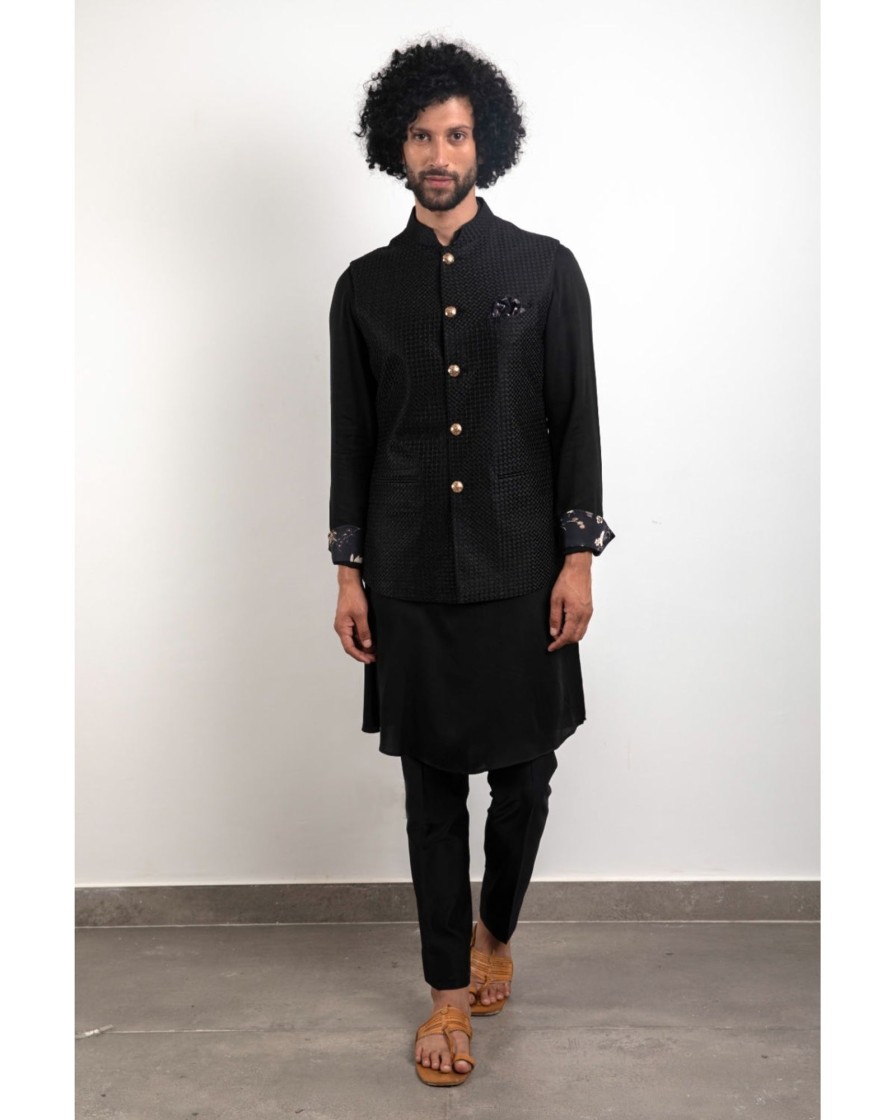 Mens Arjan Dugal | Black Handwoven Bandi Set